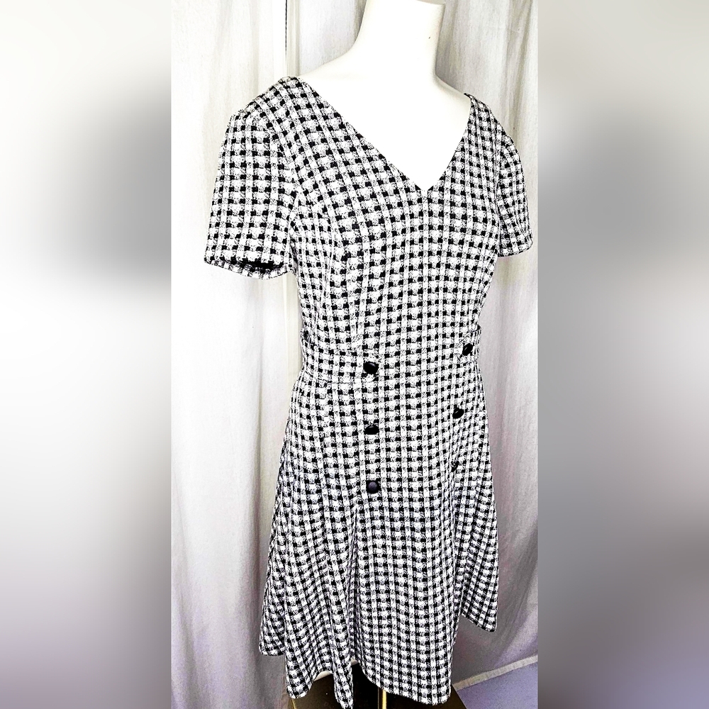 DKNY Gingham Plaid Fit & Flare A-Line Dress Black White V-Neck Size 8
